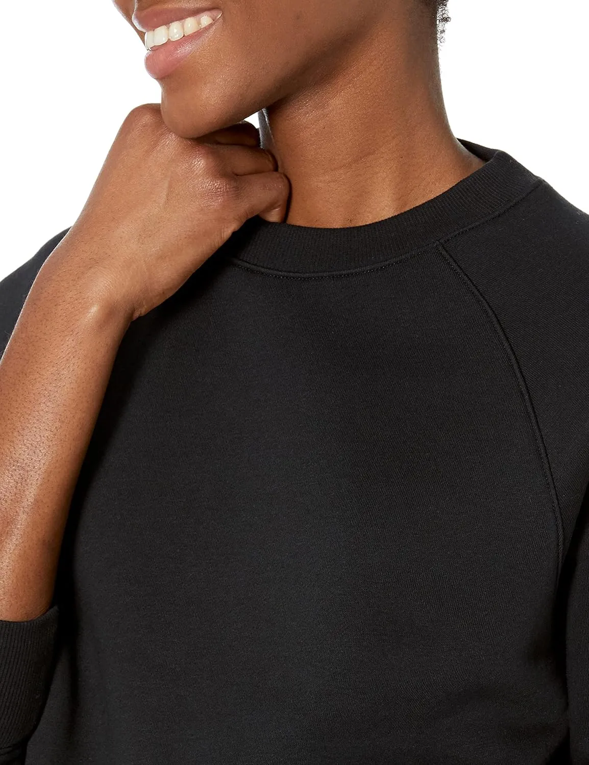 Amazon Essentials Women's Relaxed-Fit Crewneck Pullover Long-Sleeve Sweatshirt (Available in Plus Size)