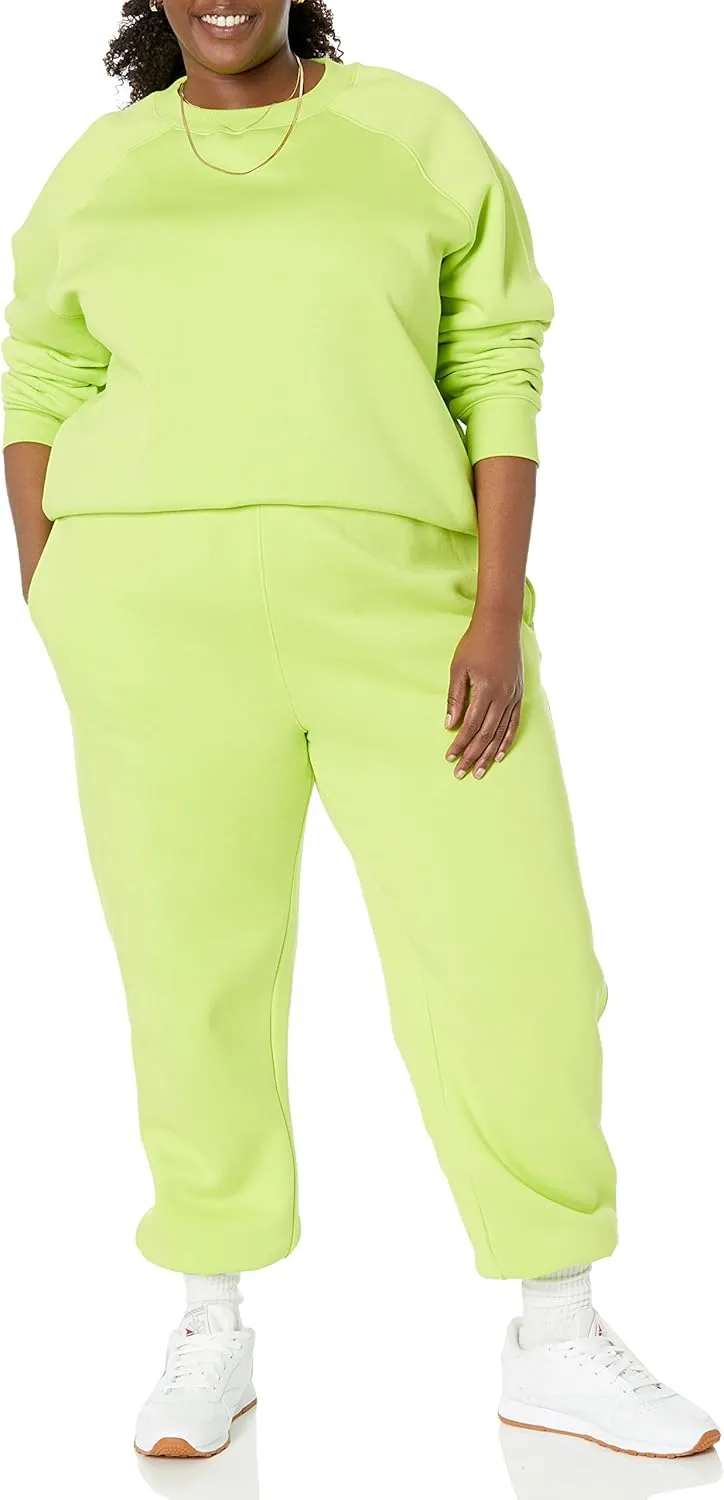 Amazon Essentials Women's Relaxed-Fit Crewneck Pullover Long-Sleeve Sweatshirt (Available in Plus Size)