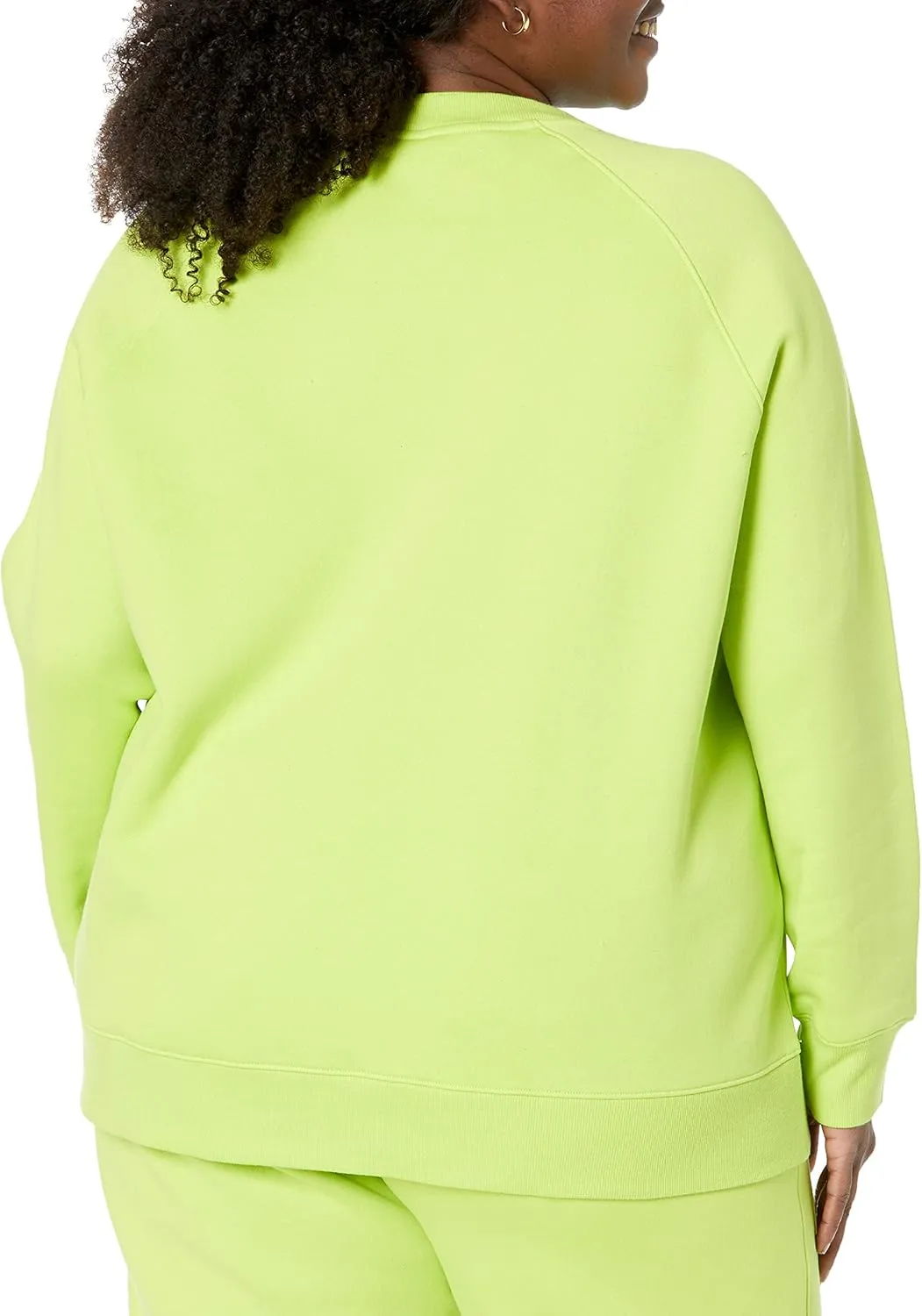 Amazon Essentials Women's Relaxed-Fit Crewneck Pullover Long-Sleeve Sweatshirt (Available in Plus Size)