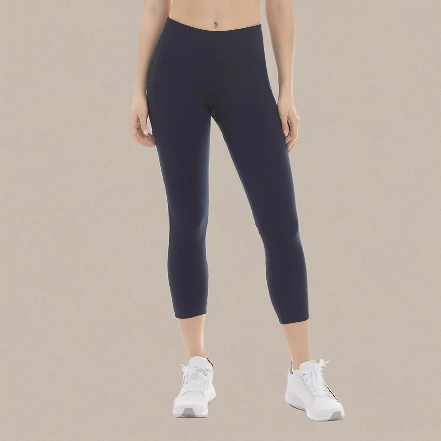 Danskin Women's Curved Contour Capri Legging