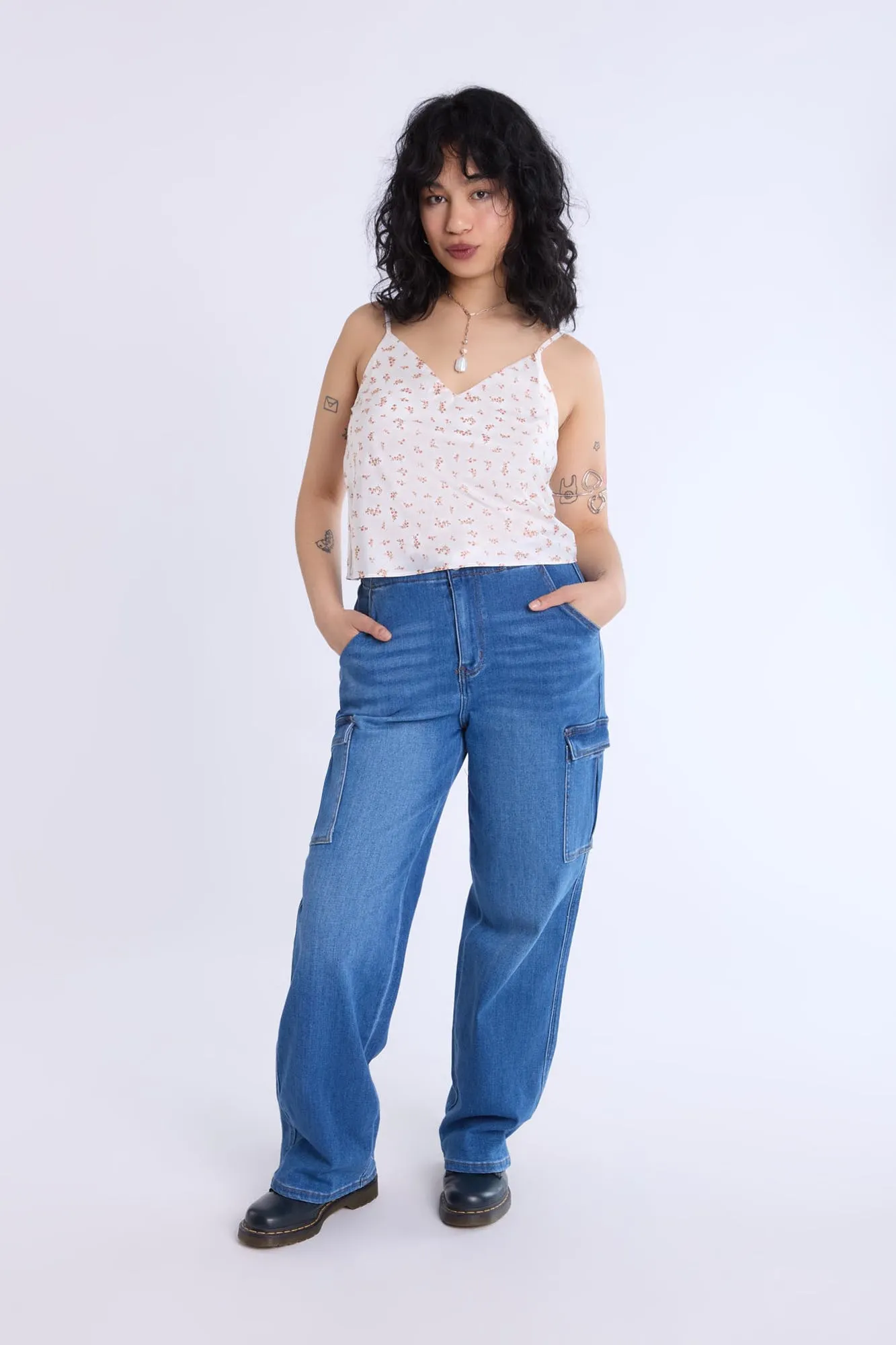 Loose Fit Cargo Jeans