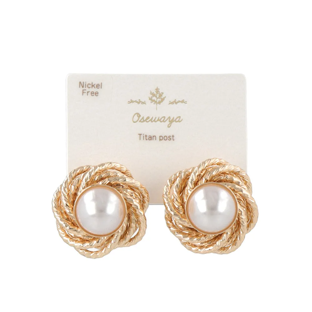 Pearl Statement Studs