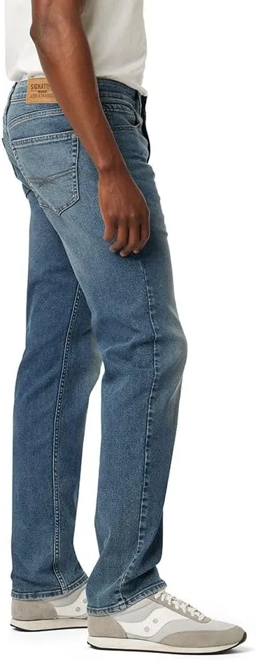 Signature by Levi Strauss & Co. Gold Label Men's Relaxed Fit Flex Jeans
