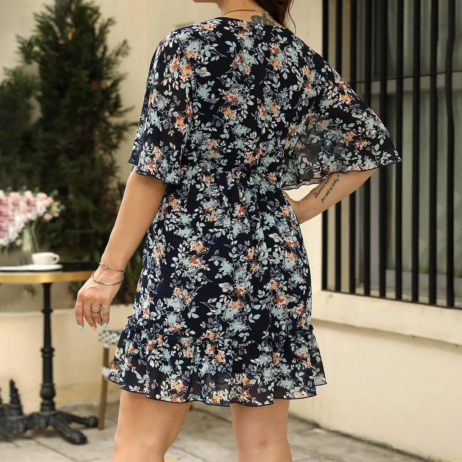 Women's Plus Size Summer Mini Dress with Ditsy Floral Print Ruffle Detail Floral Print Ruffle Mini Flowy Dress